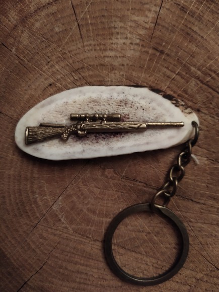 Брелок на оленьем рогу.  Карабин.